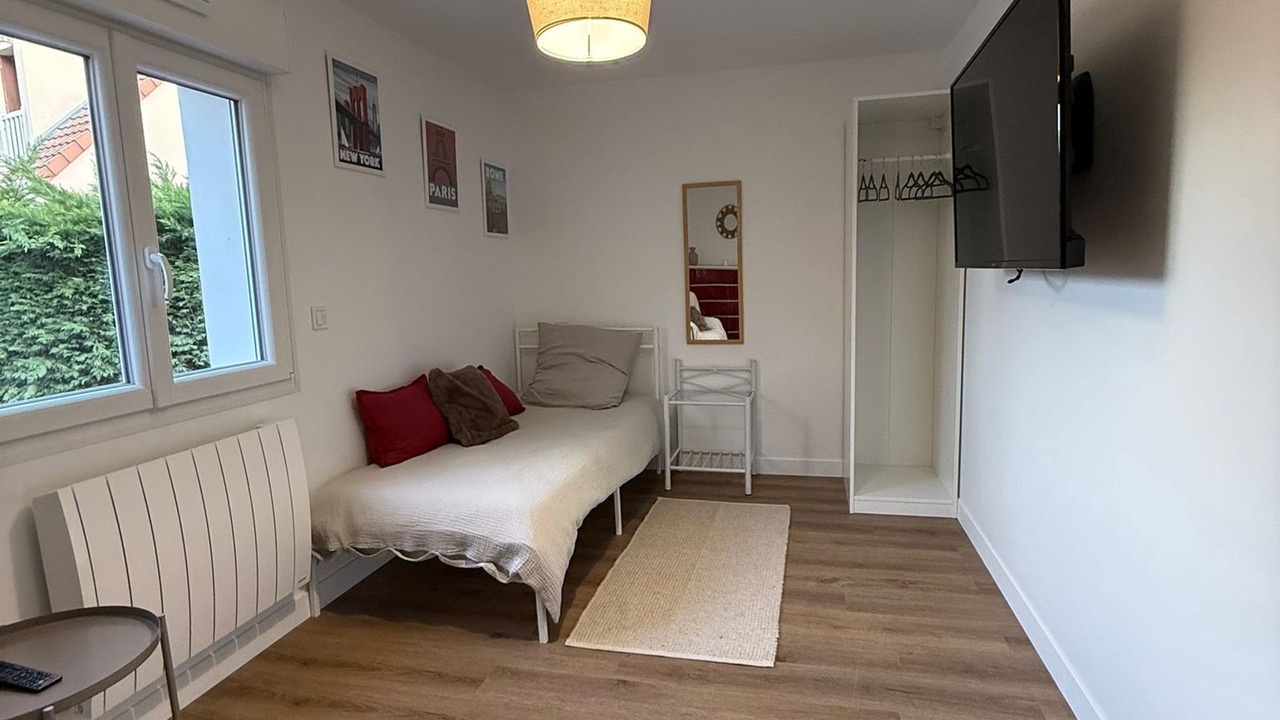 Photo of Bedroom in Mandres-les-Roses