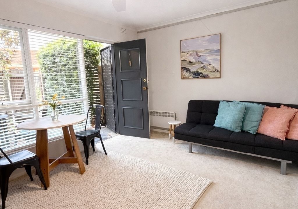 Photo of Livingroom in Carnegie