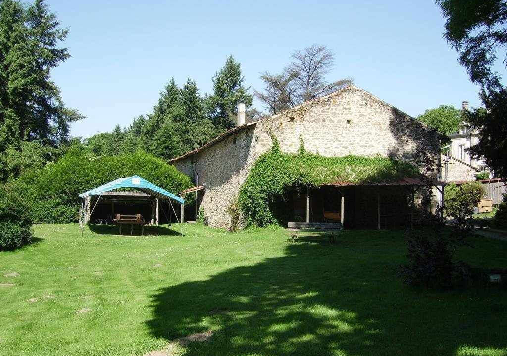 Photo of Outdoor in Saint-Pardoux