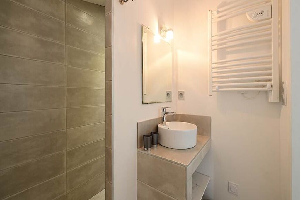 Photo of Bathroom in La Couarde-sur-Mer
