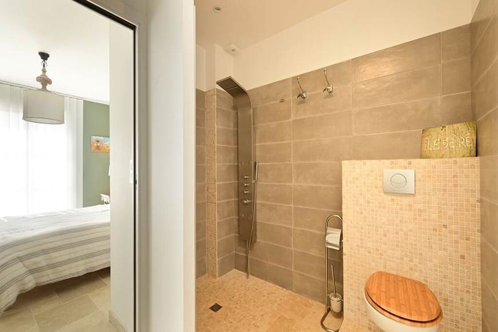 Photo of Bathroom in La Couarde-sur-Mer
