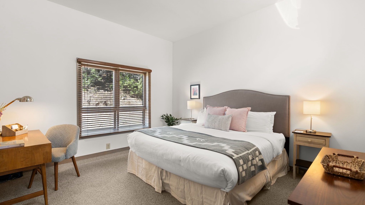 Photo of Bedroom in Nambe Pueblo