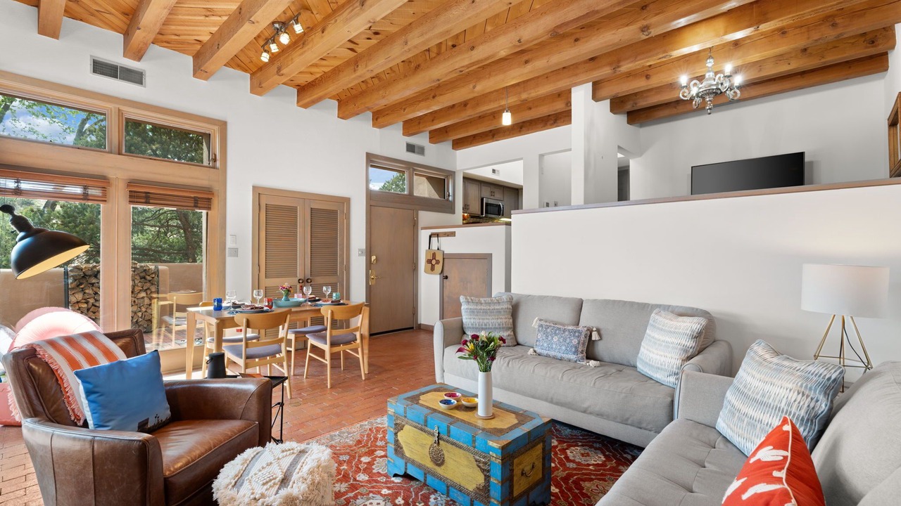 Photo of Livingroom in Nambe Pueblo