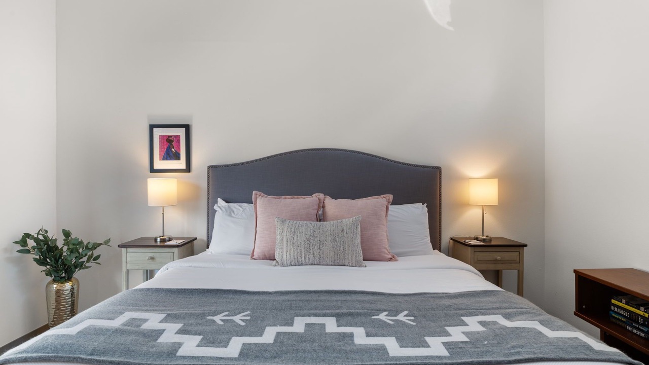 Photo of Bedroom in Nambe Pueblo