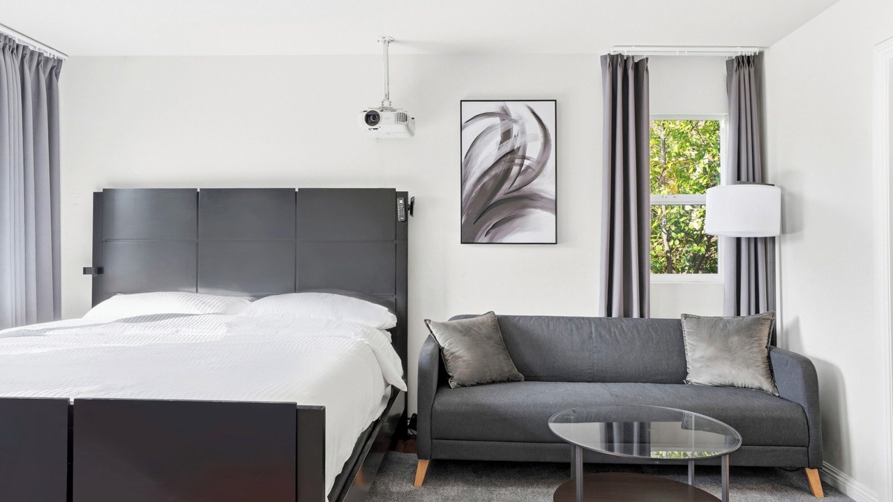 Photo of Bedroom in Pasadena