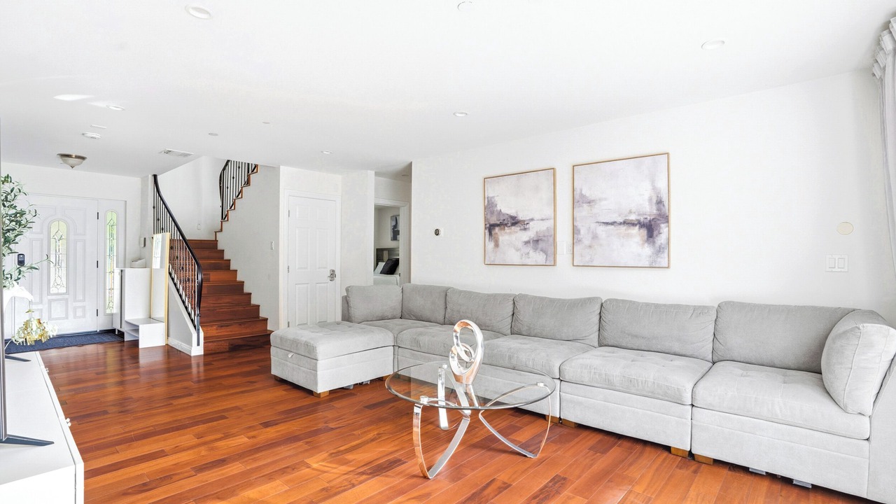 Photo of Livingroom in Pasadena