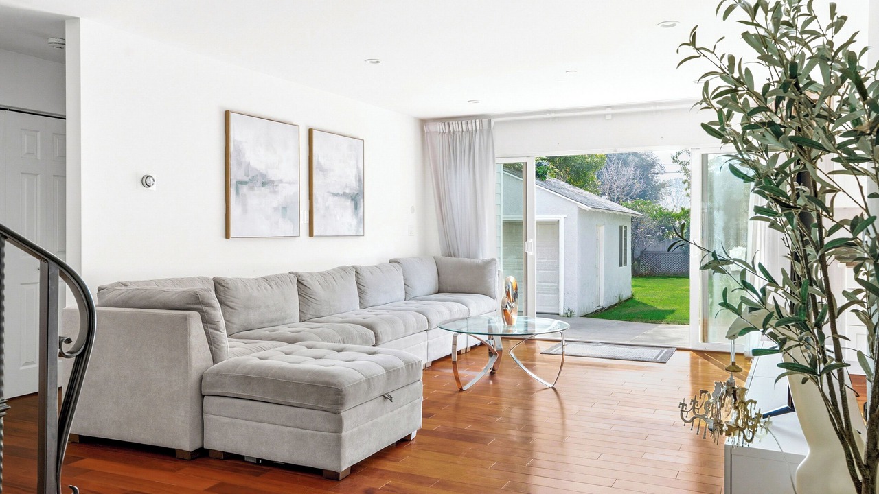 Photo of Livingroom in Pasadena
