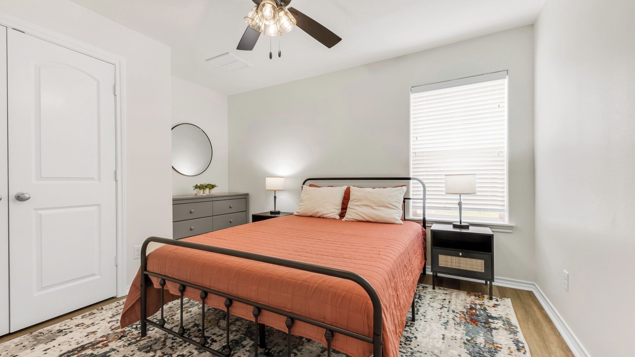 Photo of Bedroom in North Oakwood