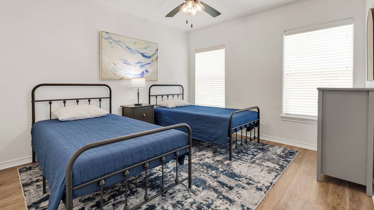 Photo of Bedroom in North Oakwood