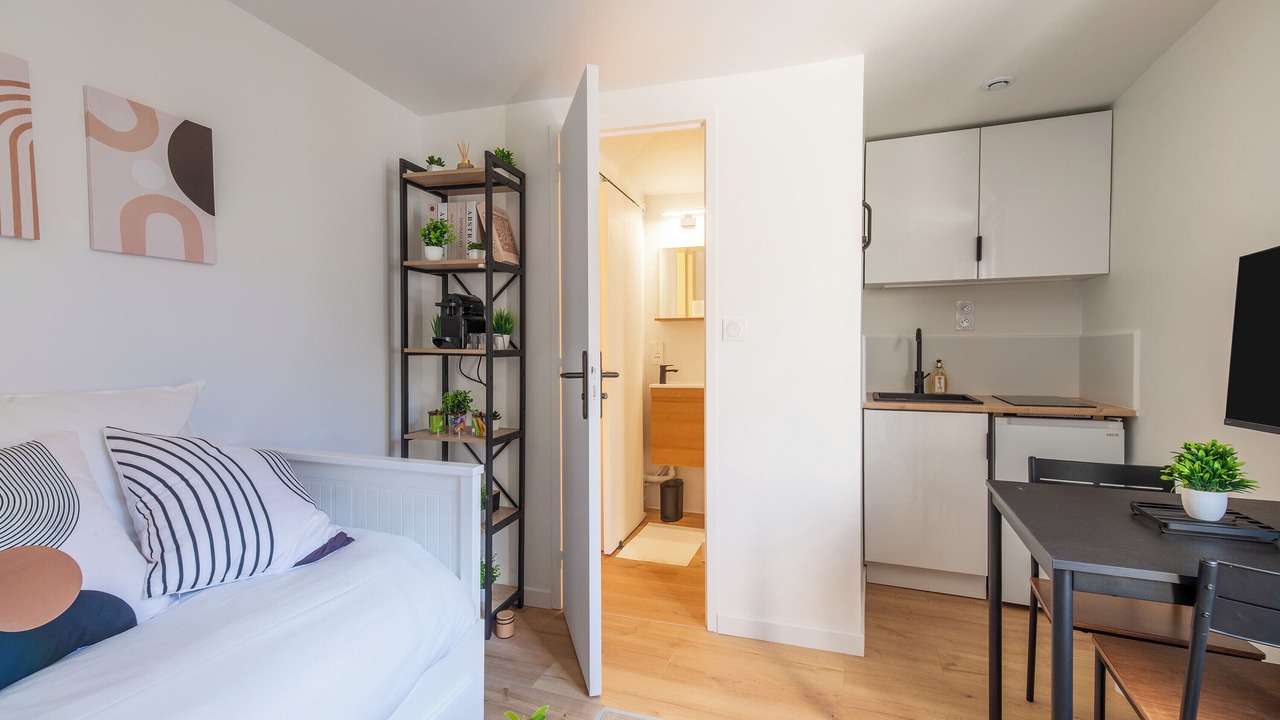 Photo of Bedroom in Centre-ville rive gauche