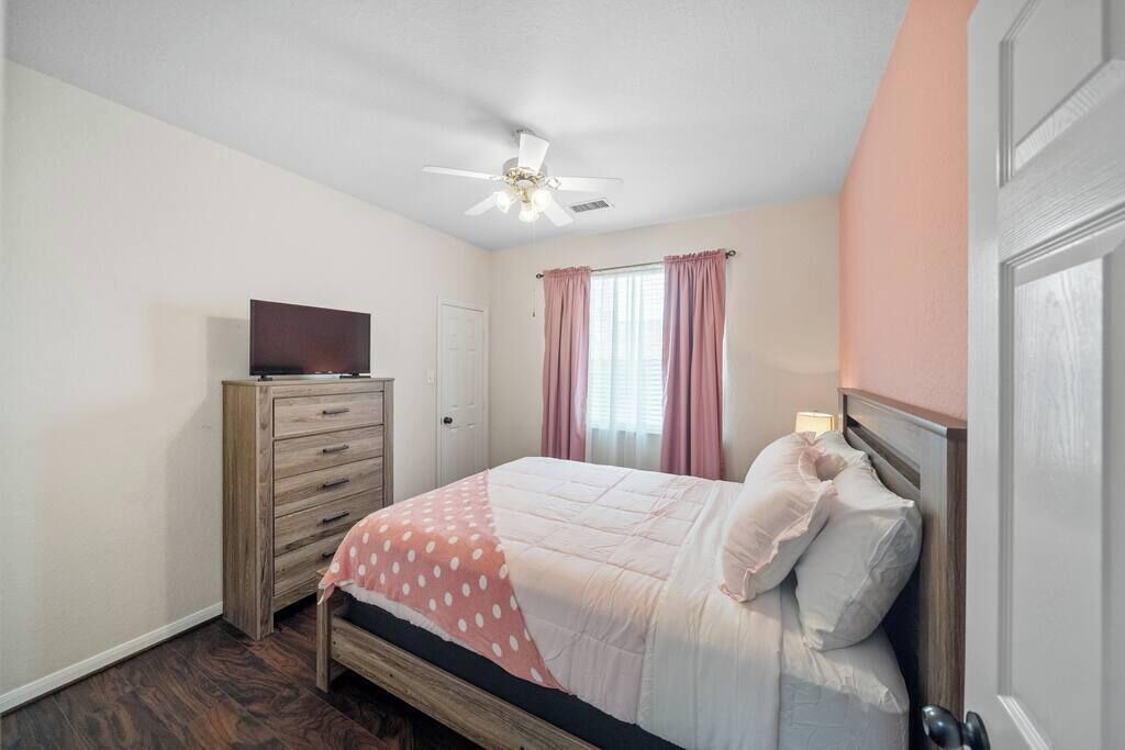Photo of Bedroom in College Park
