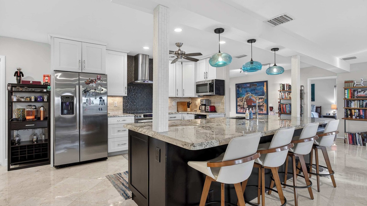 Photo of Others in Imperial Point