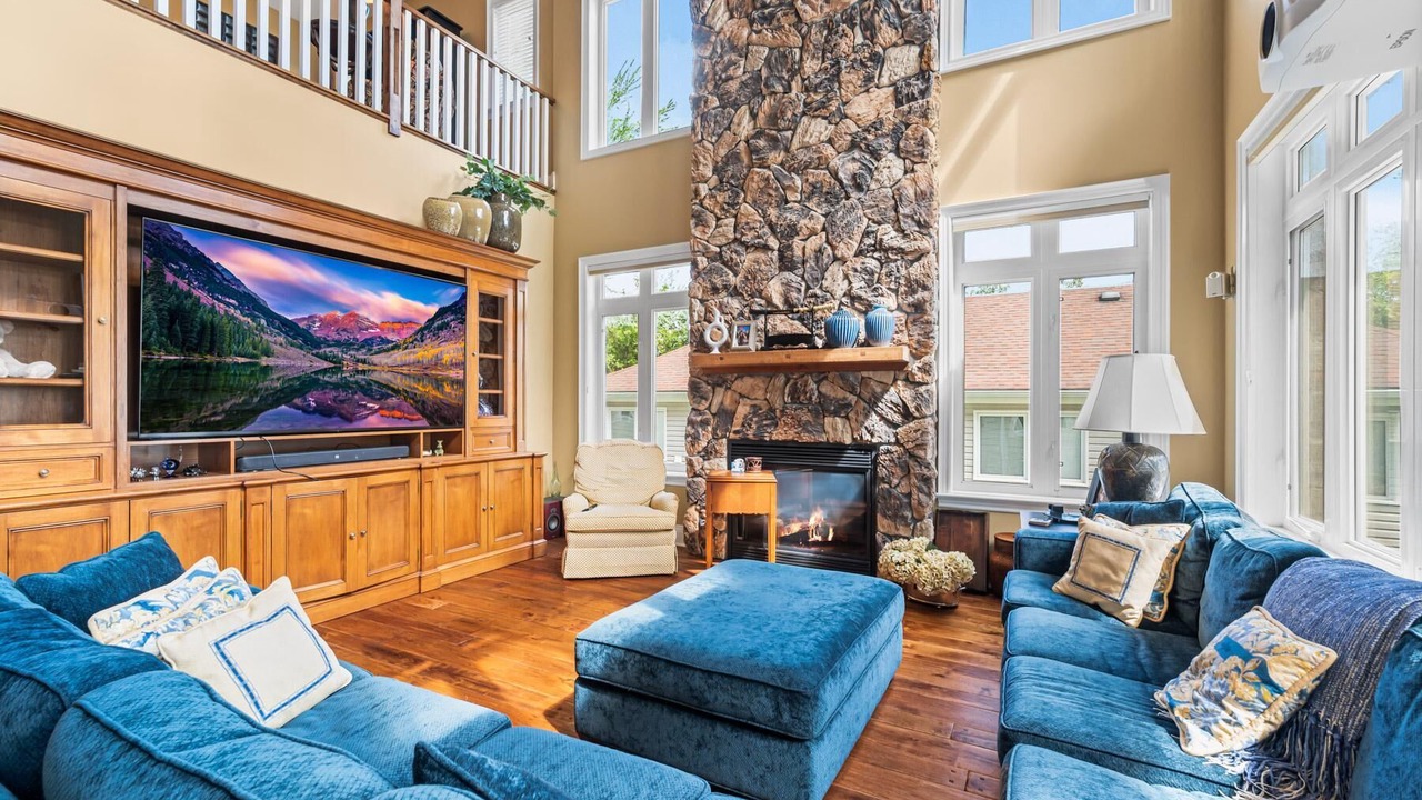 Photo of Livingroom in Innisfil