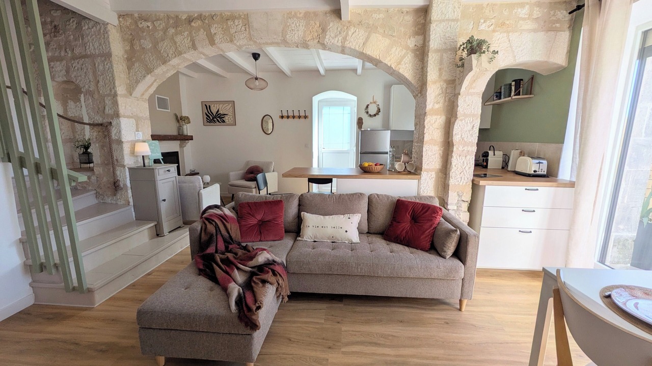 Photo of Livingroom in Brie-sous-Archiac