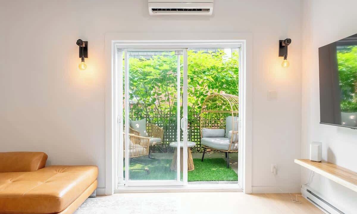 Photo of Livingroom in Youville