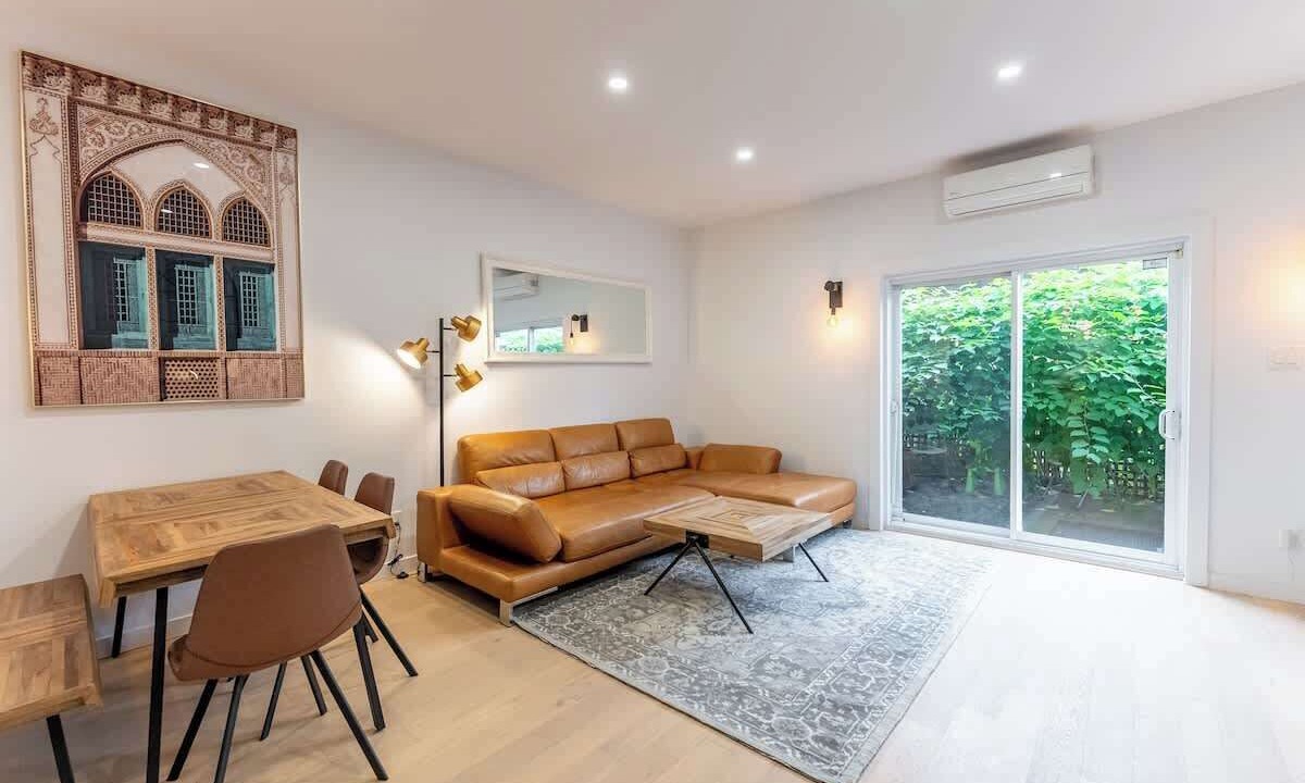 Photo of Livingroom in Youville
