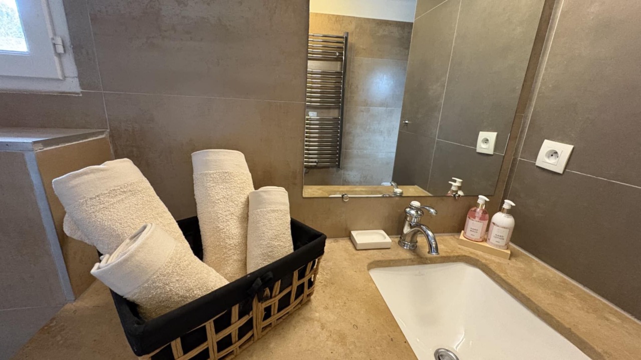 Photo of Bathroom in Saint-Laurent-de-la-Cabrerisse