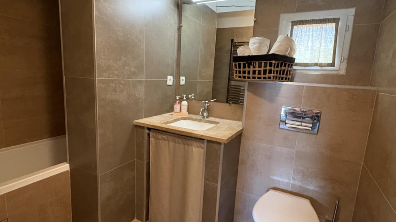 Photo of Bathroom in Saint-Laurent-de-la-Cabrerisse