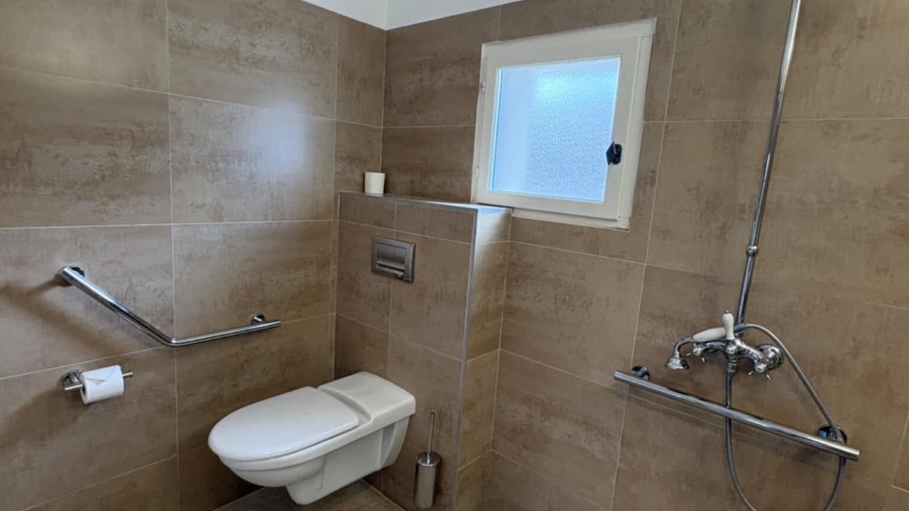 Photo of Bathroom in Saint-Laurent-de-la-Cabrerisse