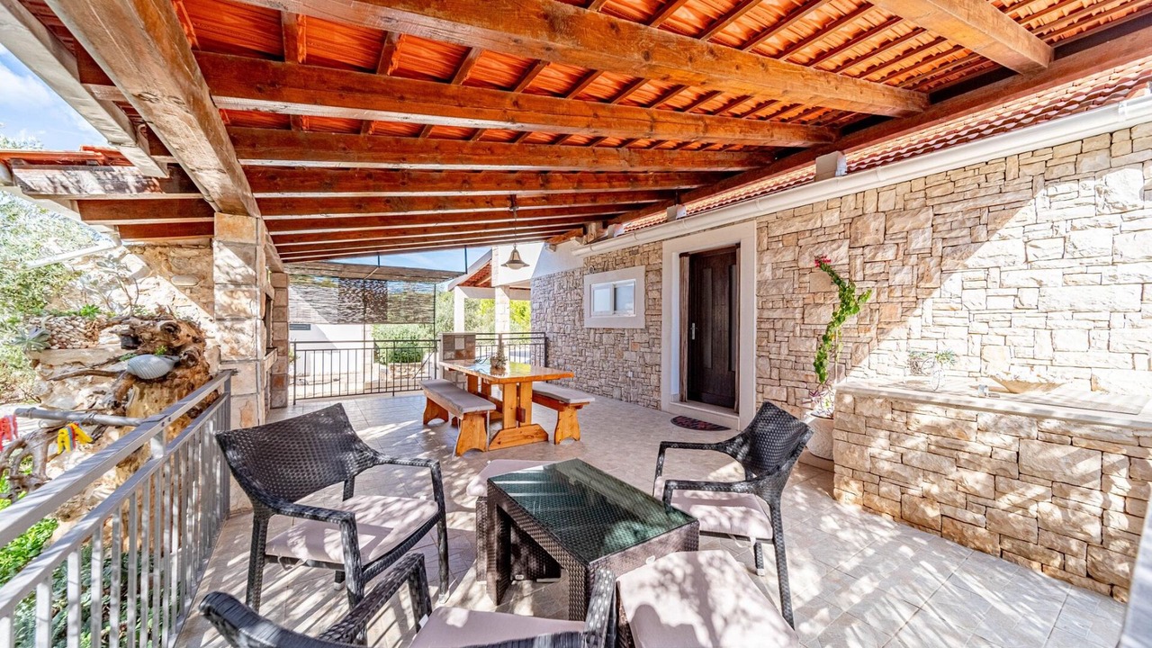 Photo of Outdoor in Potirna