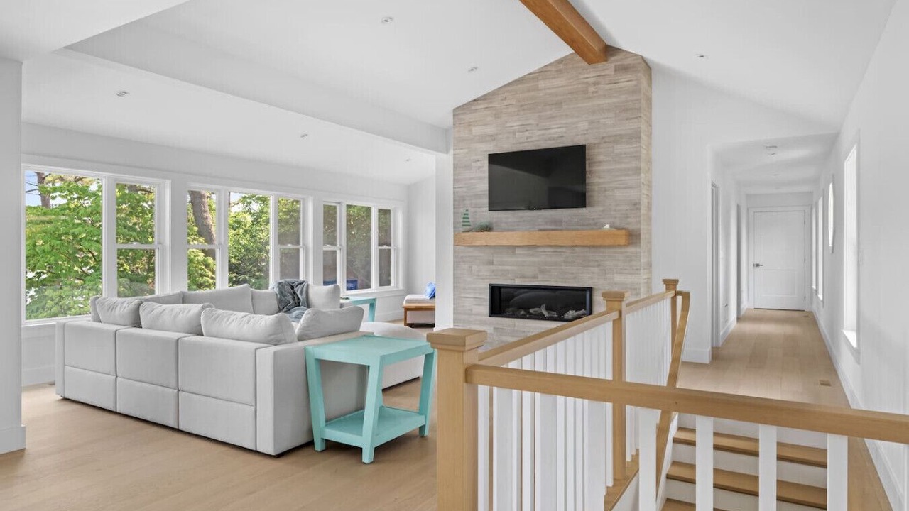 Photo of Livingroom in Halifax County