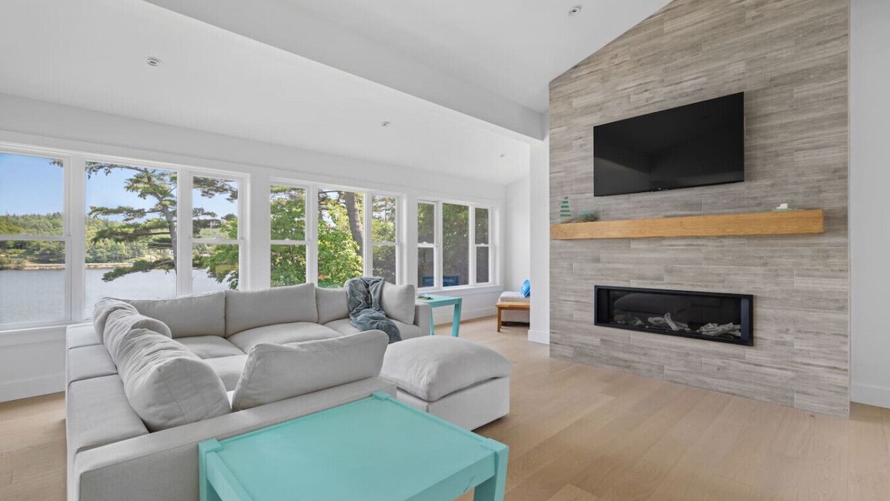 Photo of Livingroom in Halifax County