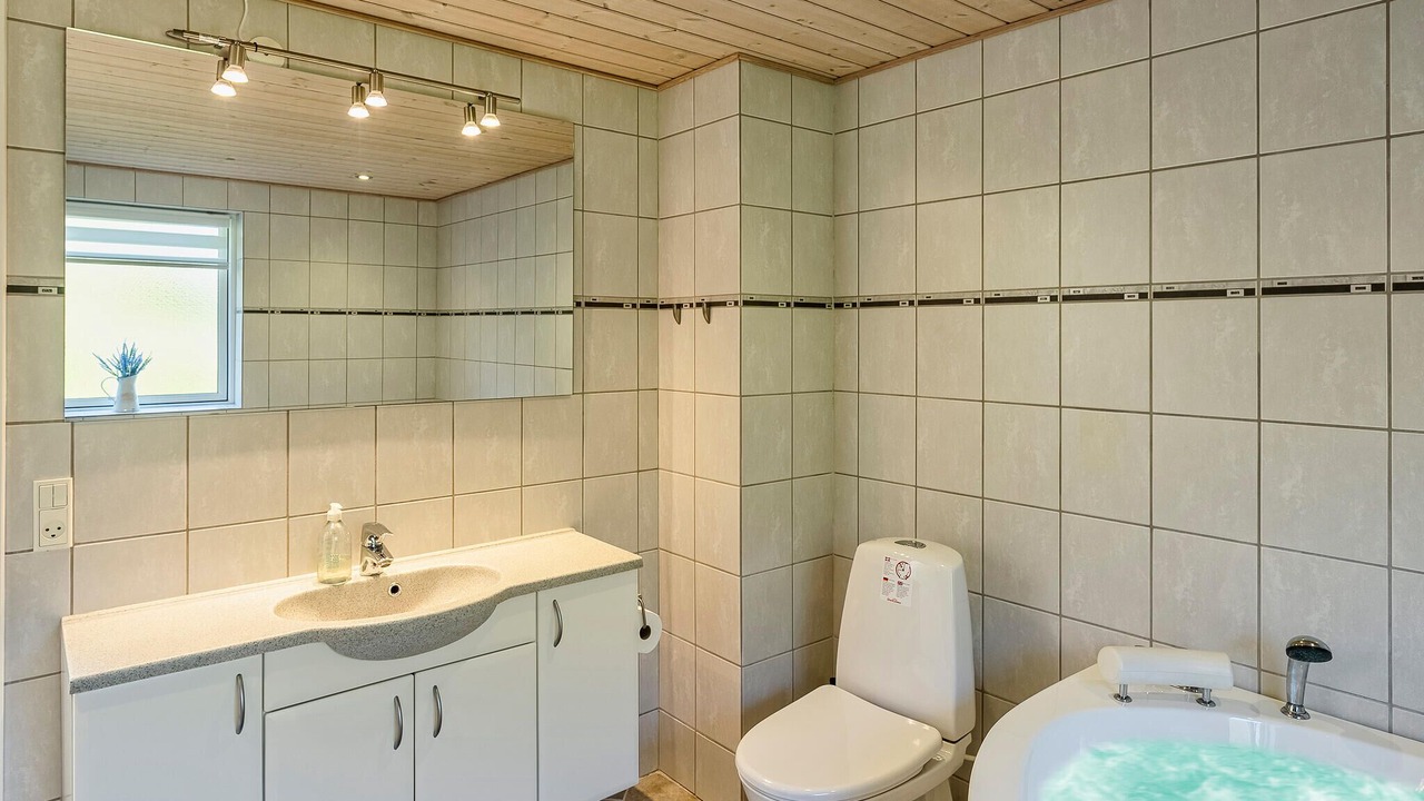 Photo of Bathroom in Ansager