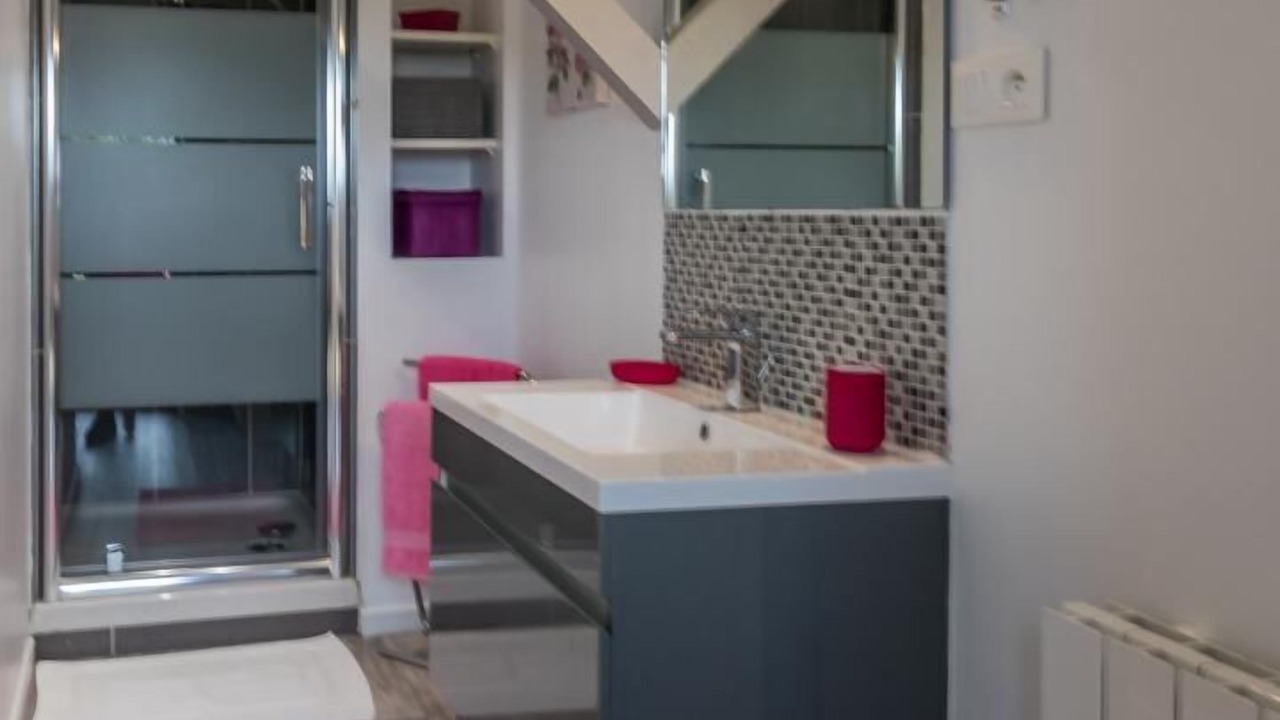 Photo of Bathroom in Saint-Julien-dArmagnac