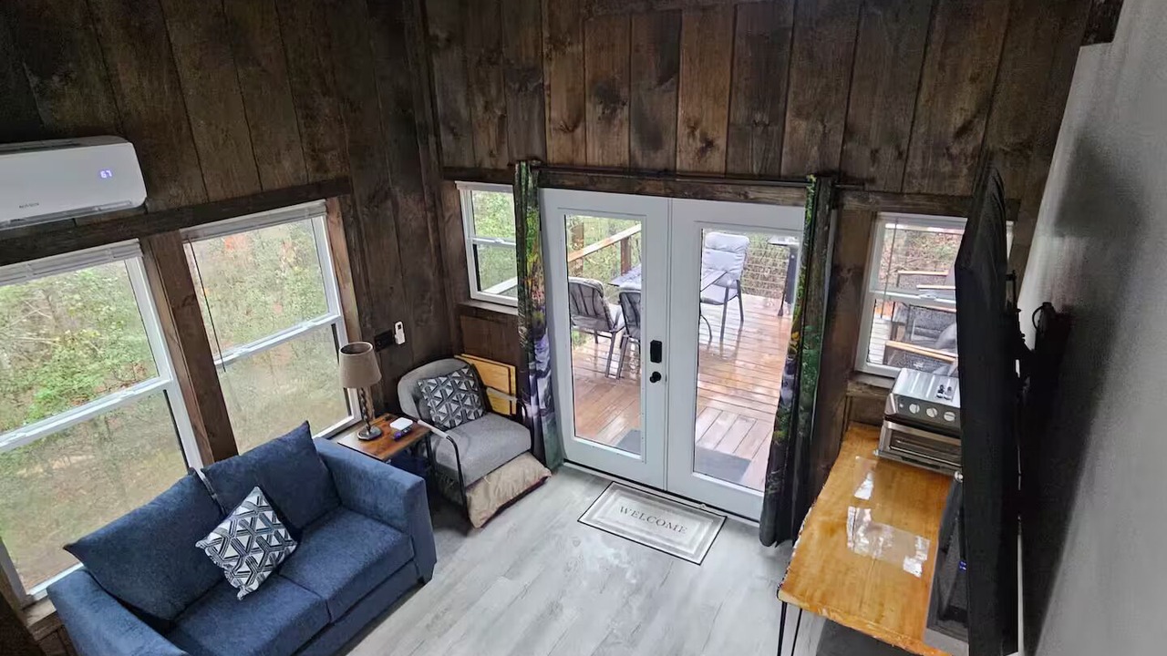 Photo of Livingroom in Morganton