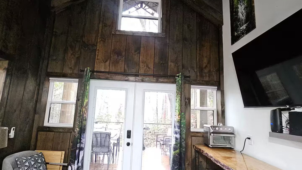 Photo of Livingroom in Morganton