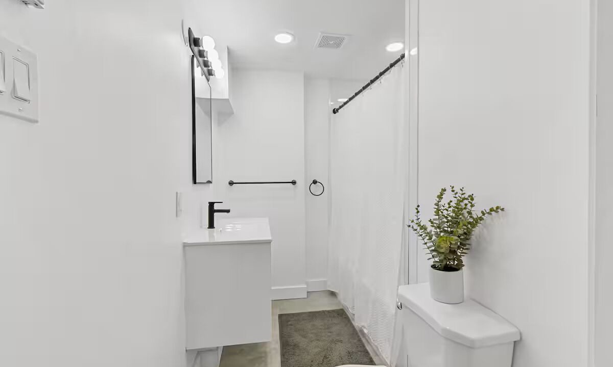 Photo of Bathroom in Rosemont-La Petite-Patrie