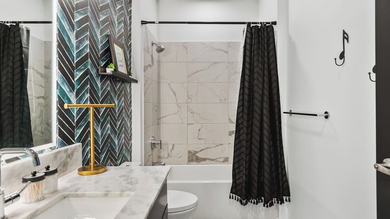 Photo of Bathroom in North Capitol