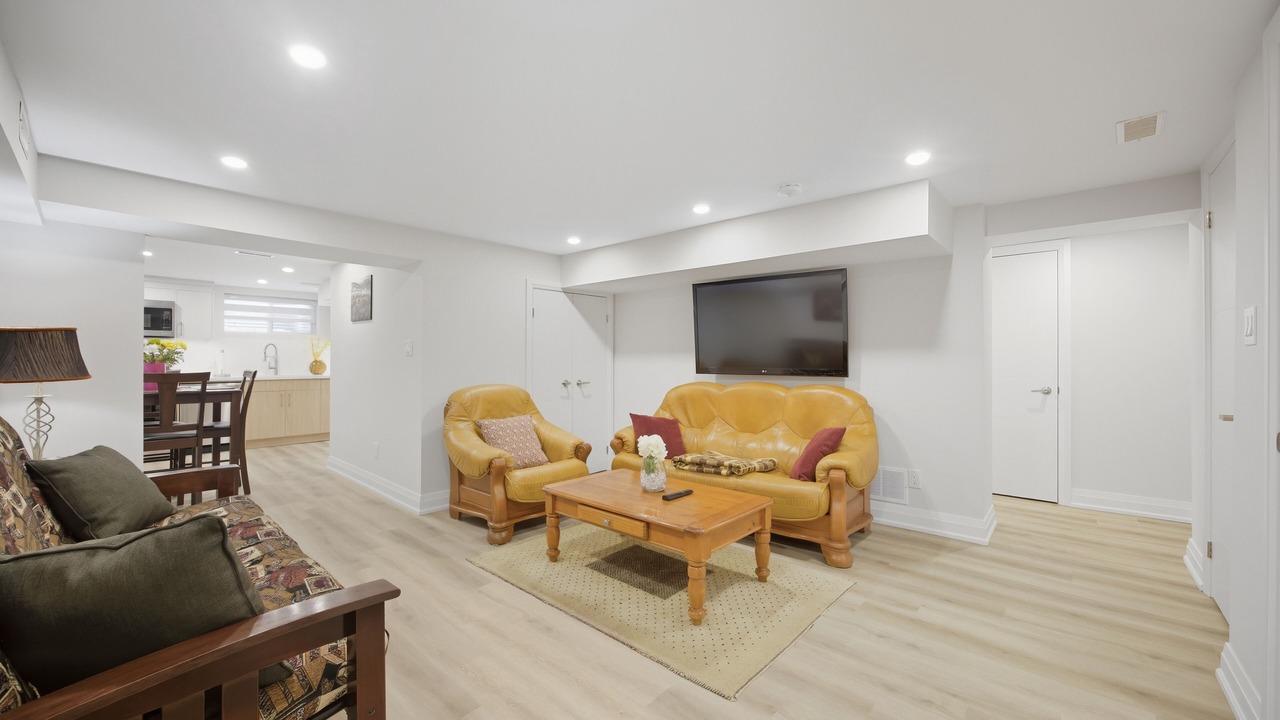 Photo of Livingroom in Streetsville