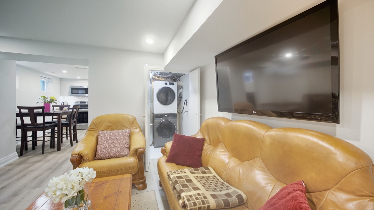 Photo of Livingroom in Streetsville