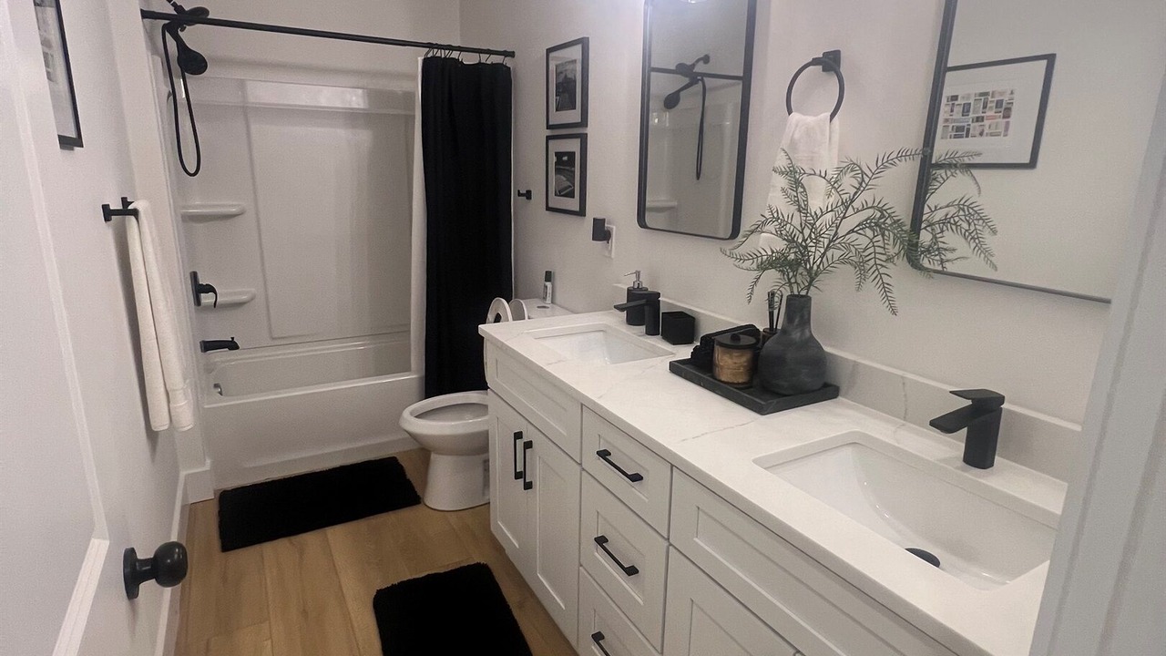 Photo of Bathroom in Enderly Park