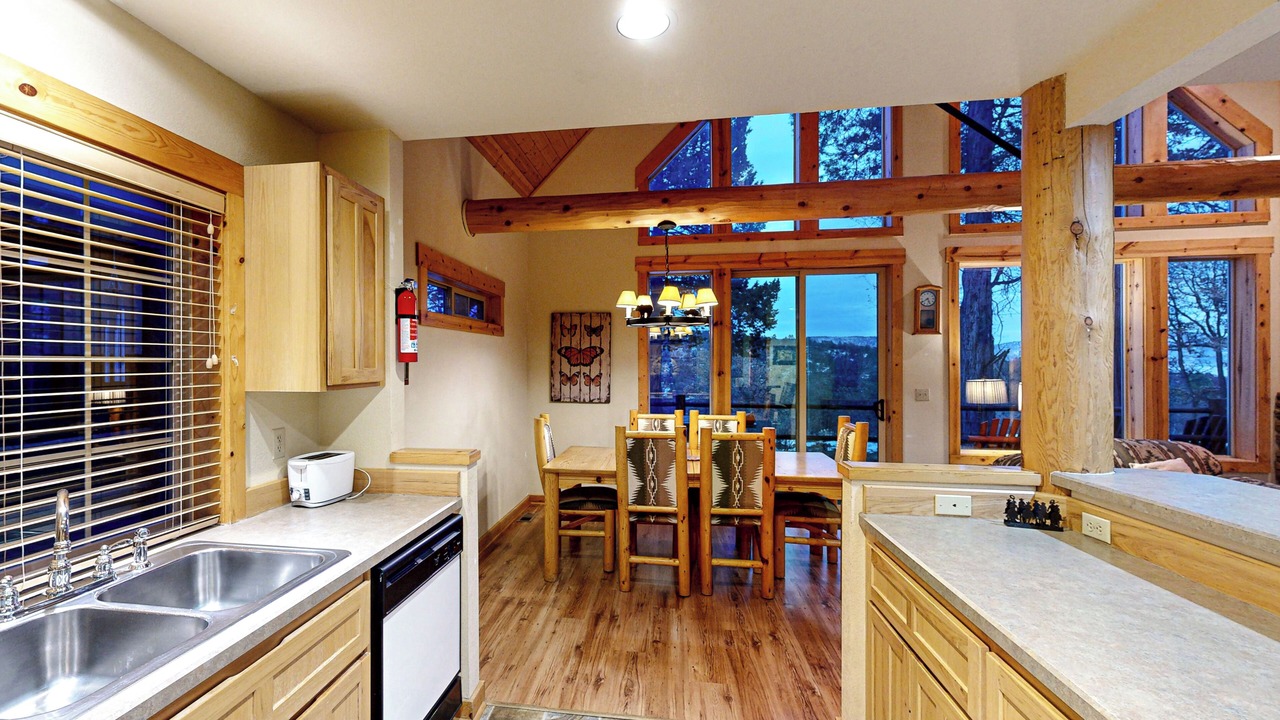 Photo of Kitchen in Klamath Falls