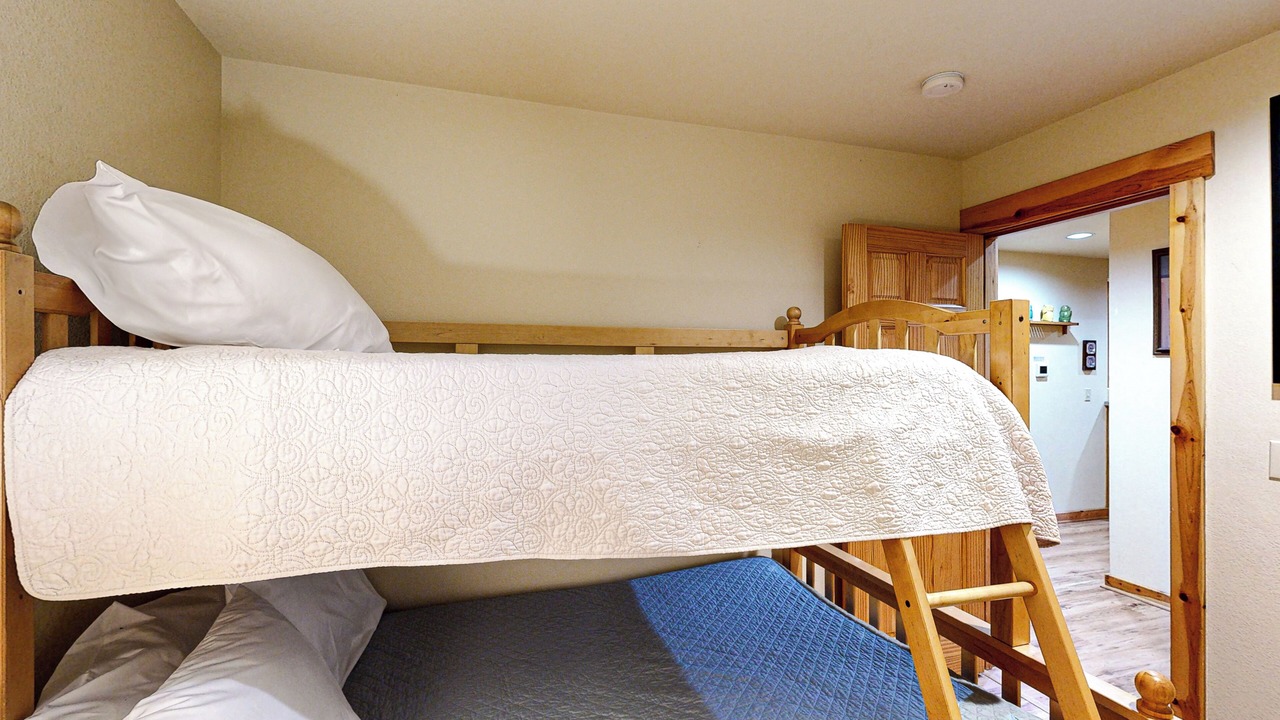 Photo of Bedroom in Klamath Falls