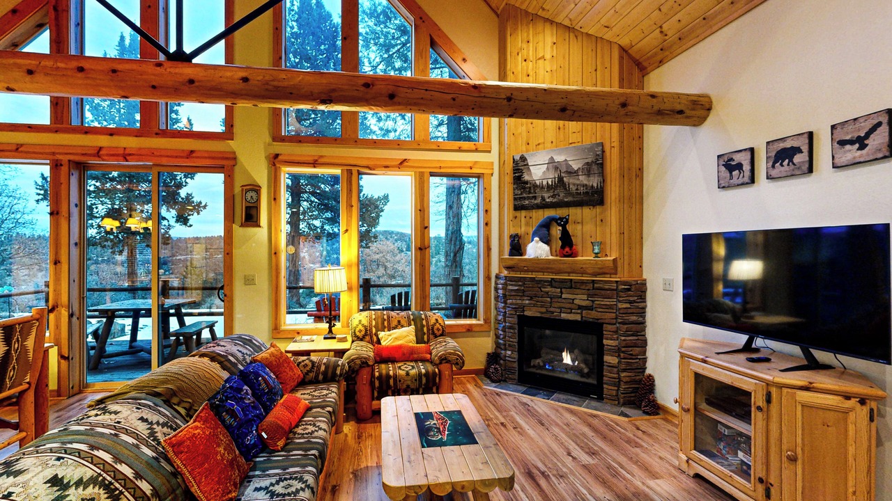 Photo of Livingroom in Klamath Falls