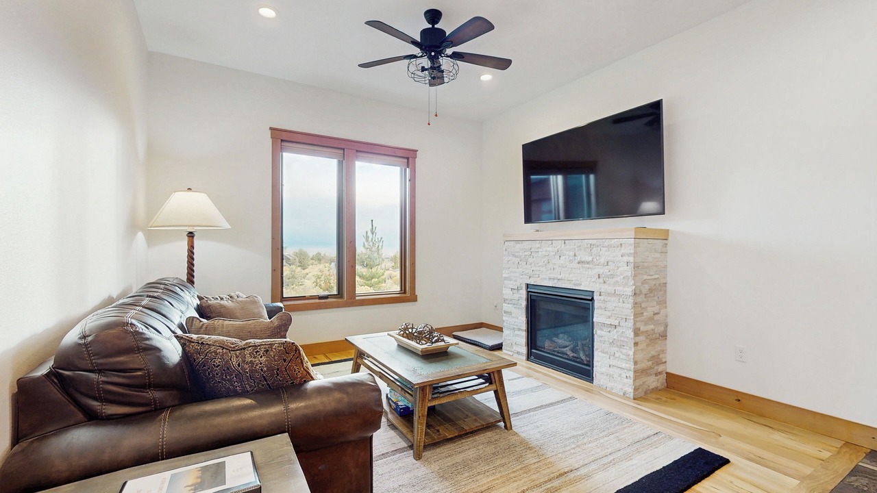 Photo of Livingroom in Powell Butte