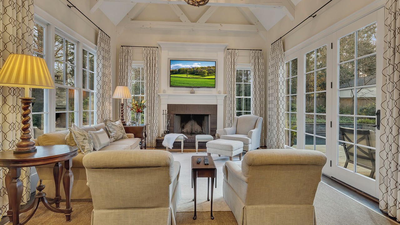 Photo of Livingroom in Chastain Park
