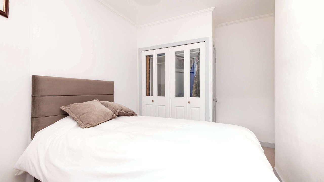 Photo of Others in Comely Bank