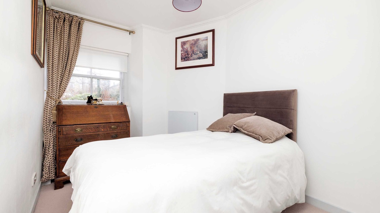 Photo of Others in Comely Bank