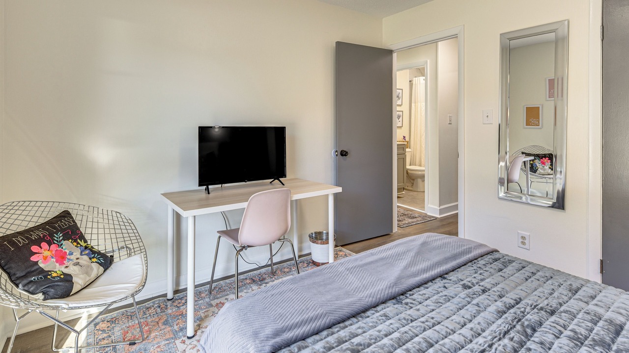 Photo of Bedroom in Pine Forest