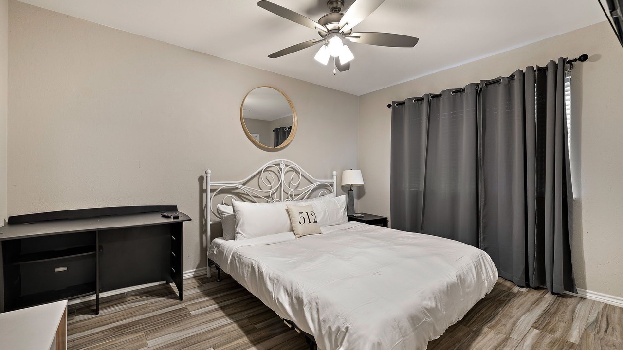 Photo of Bedroom in North Austin Civic Association