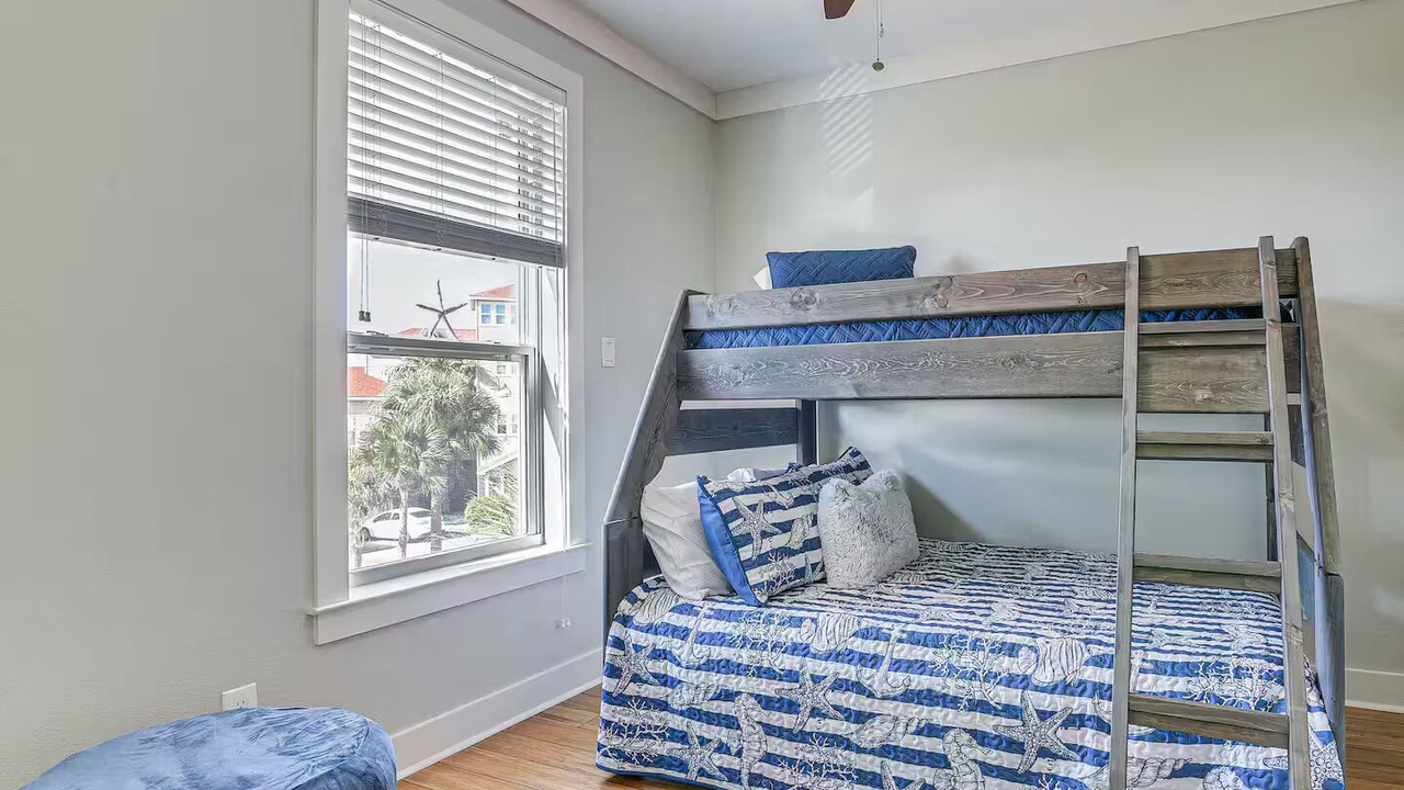 Photo of Bedroom in Terramar Beach