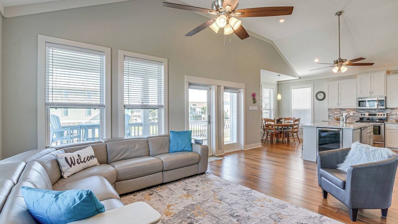 Photo of Livingroom in Terramar Beach