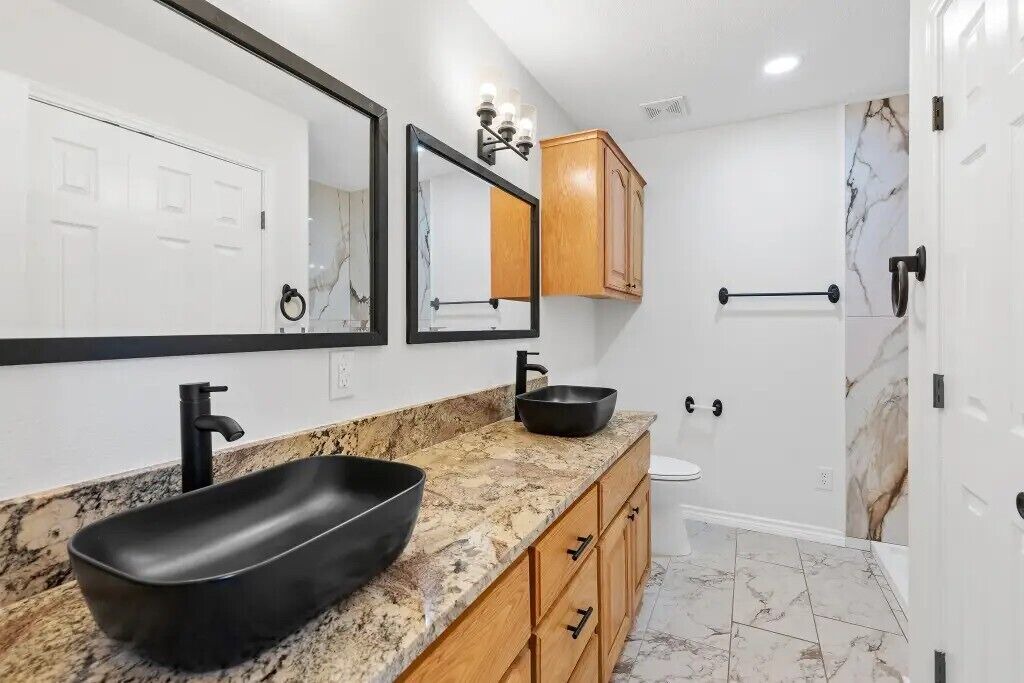 Photo of Bathroom in Pointblank