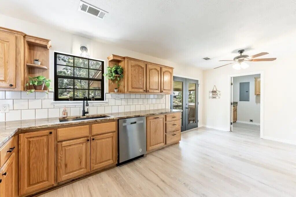 Photo of Kitchen in Pointblank