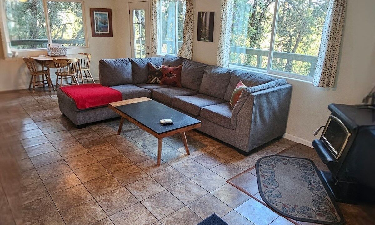 Photo of Livingroom in Nevada City