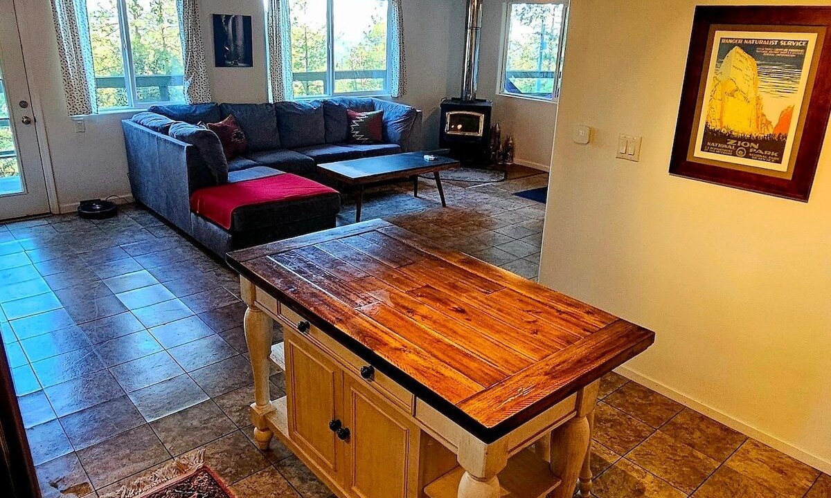 Photo of Livingroom in Nevada City